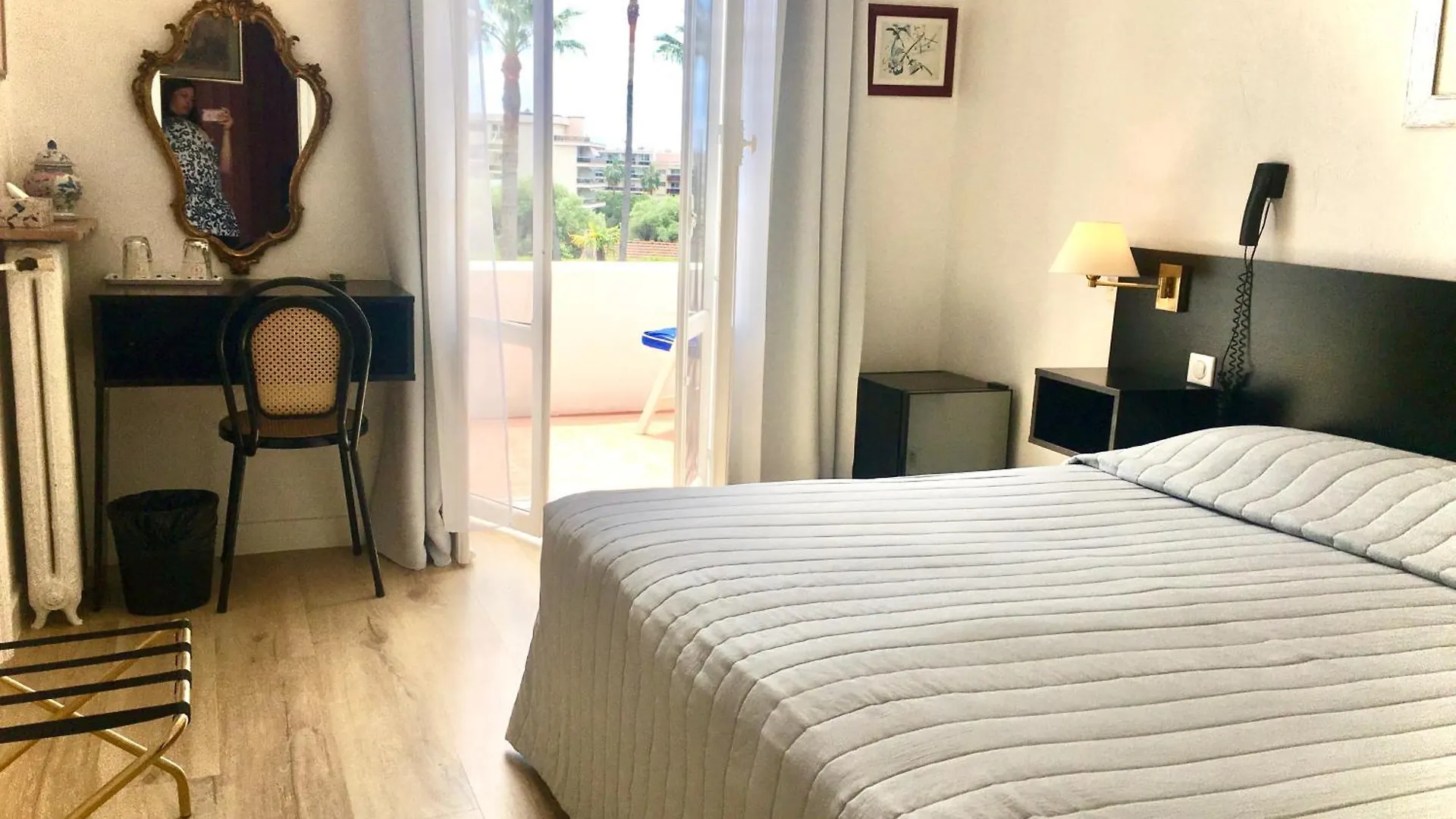 Hotel Des Mimosas Juan-les-Pins