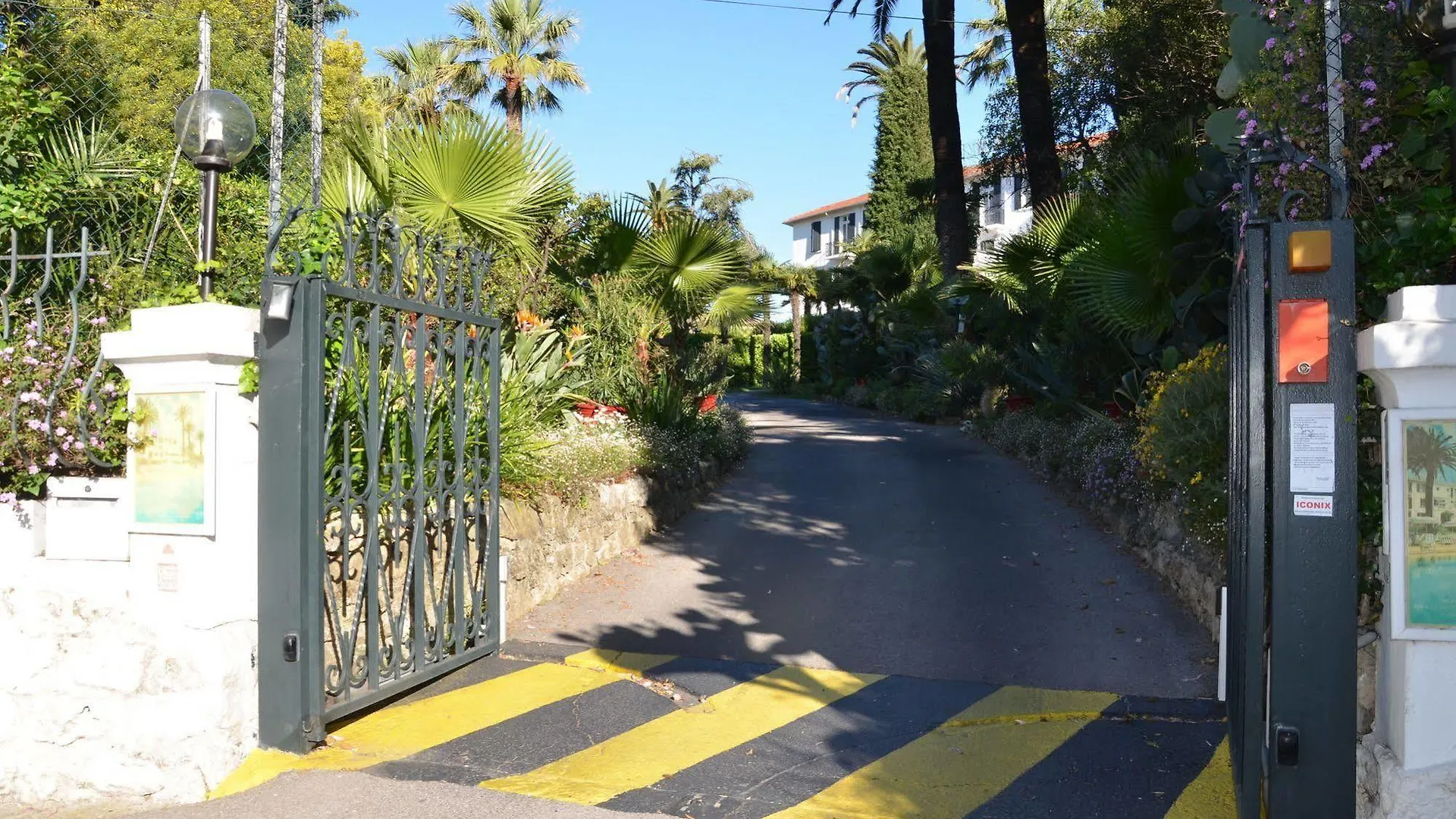 ***  Hotel Des Mimosas Juan-les-Pins Francie